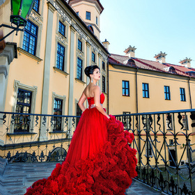 невеста в красном платье